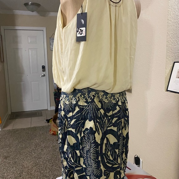 Cream and Navy Floral Cotton Blend Skirt - Picture 2 of 2